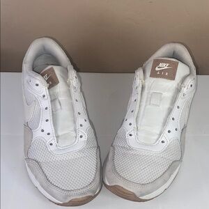 Nike White and Brown Athletic Shoes for Performance